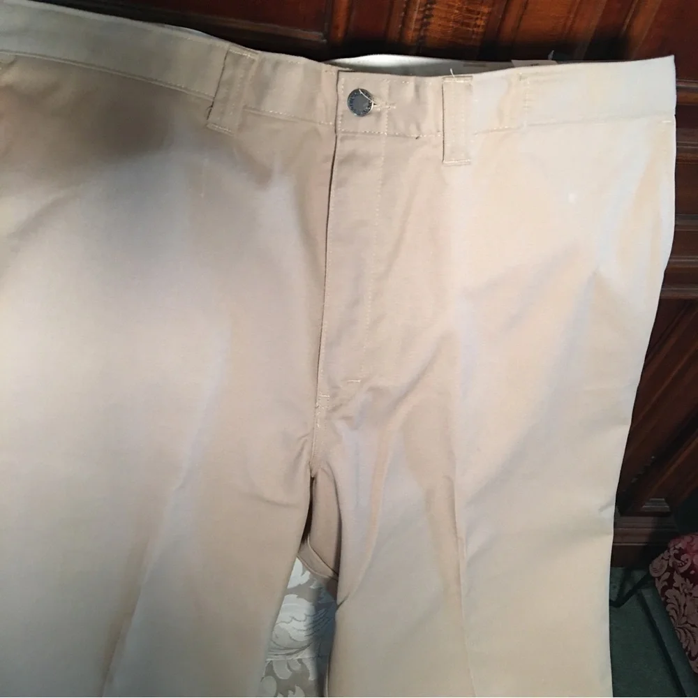 Dickies mens sports Khakis tan Pants 38 x 30. NWT